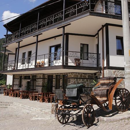 Family Hotel Valchanovata Kashta Fotinovo Ngoại thất bức ảnh