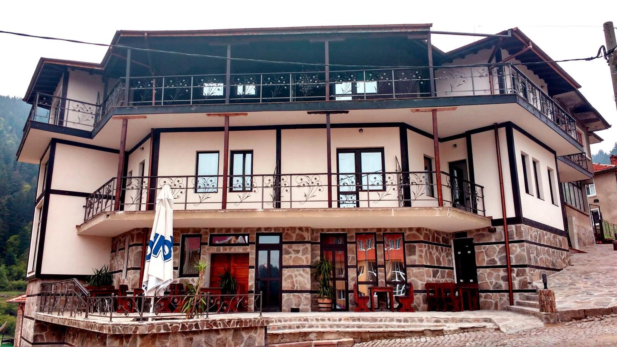 Family Hotel Valchanovata Kashta Fotinovo Ngoại thất bức ảnh