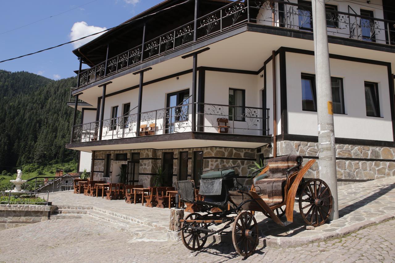 Family Hotel Valchanovata Kashta Fotinovo Ngoại thất bức ảnh