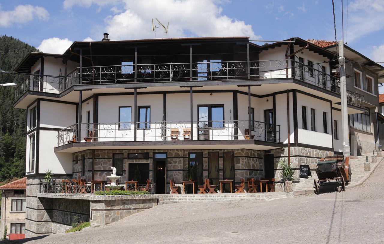 Family Hotel Valchanovata Kashta Fotinovo Ngoại thất bức ảnh